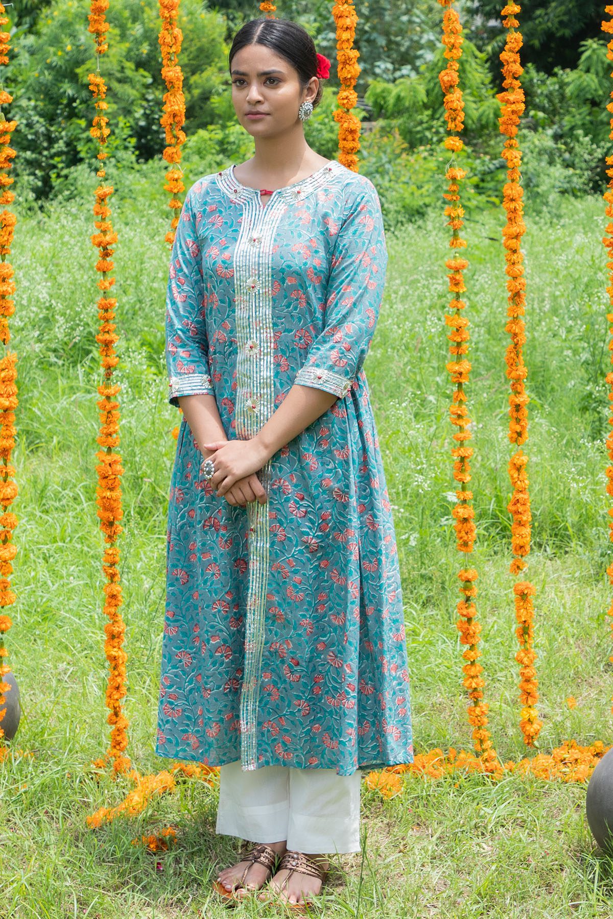 Shuddhi Grey And Peach Gota Lace Kurta