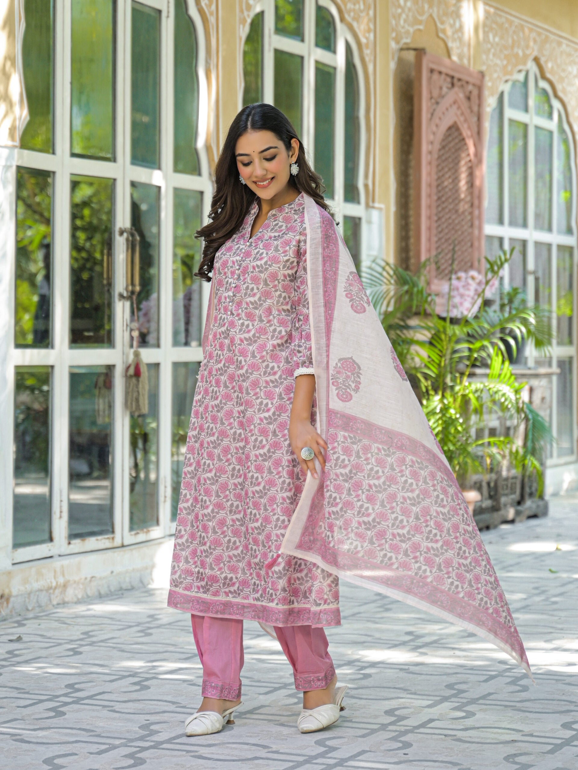Label Khoj Women Lilen kurta, trouser and dupptta set