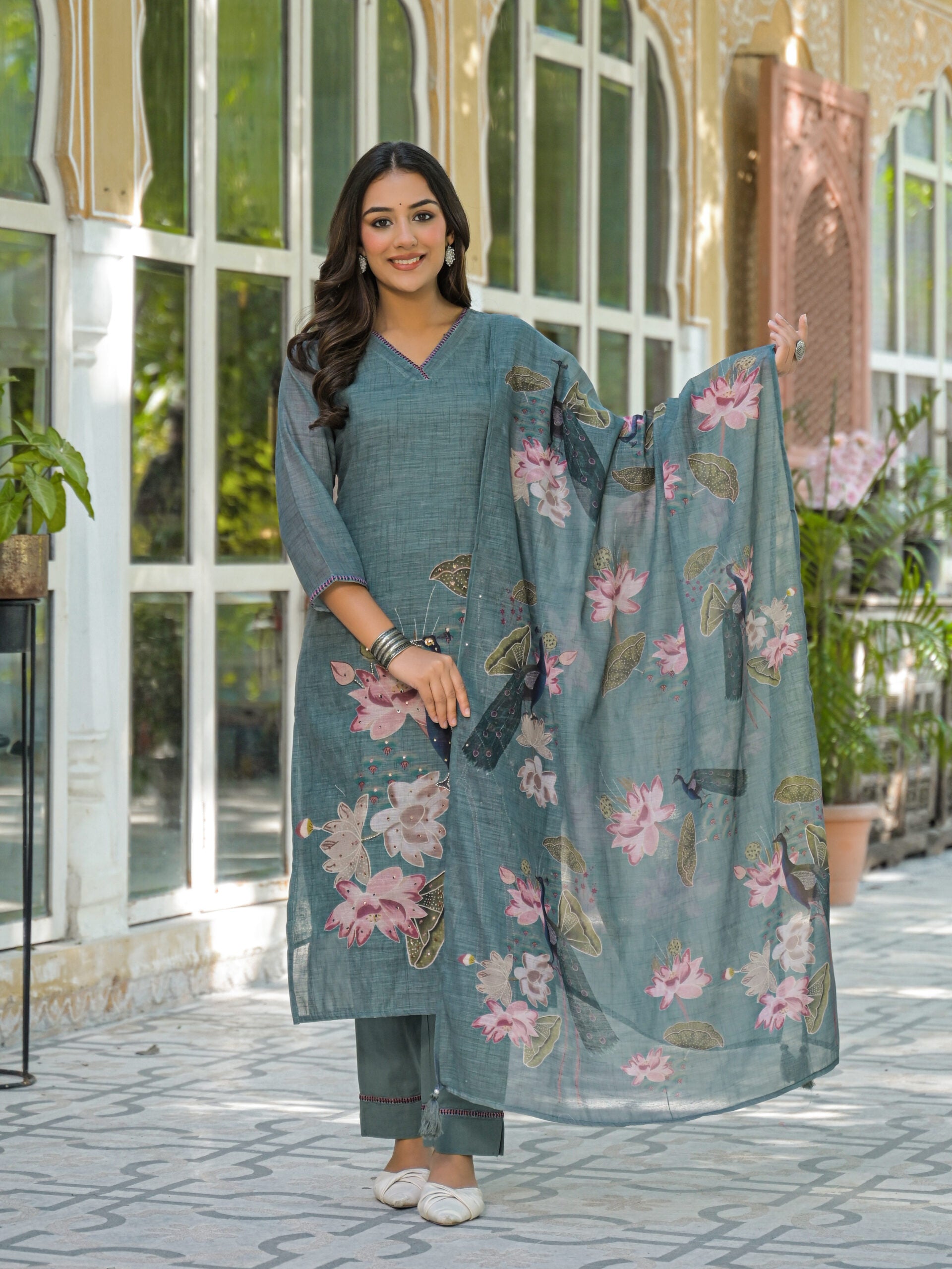 Label Khoj Women Lilen kurta, trouser and dupptta set