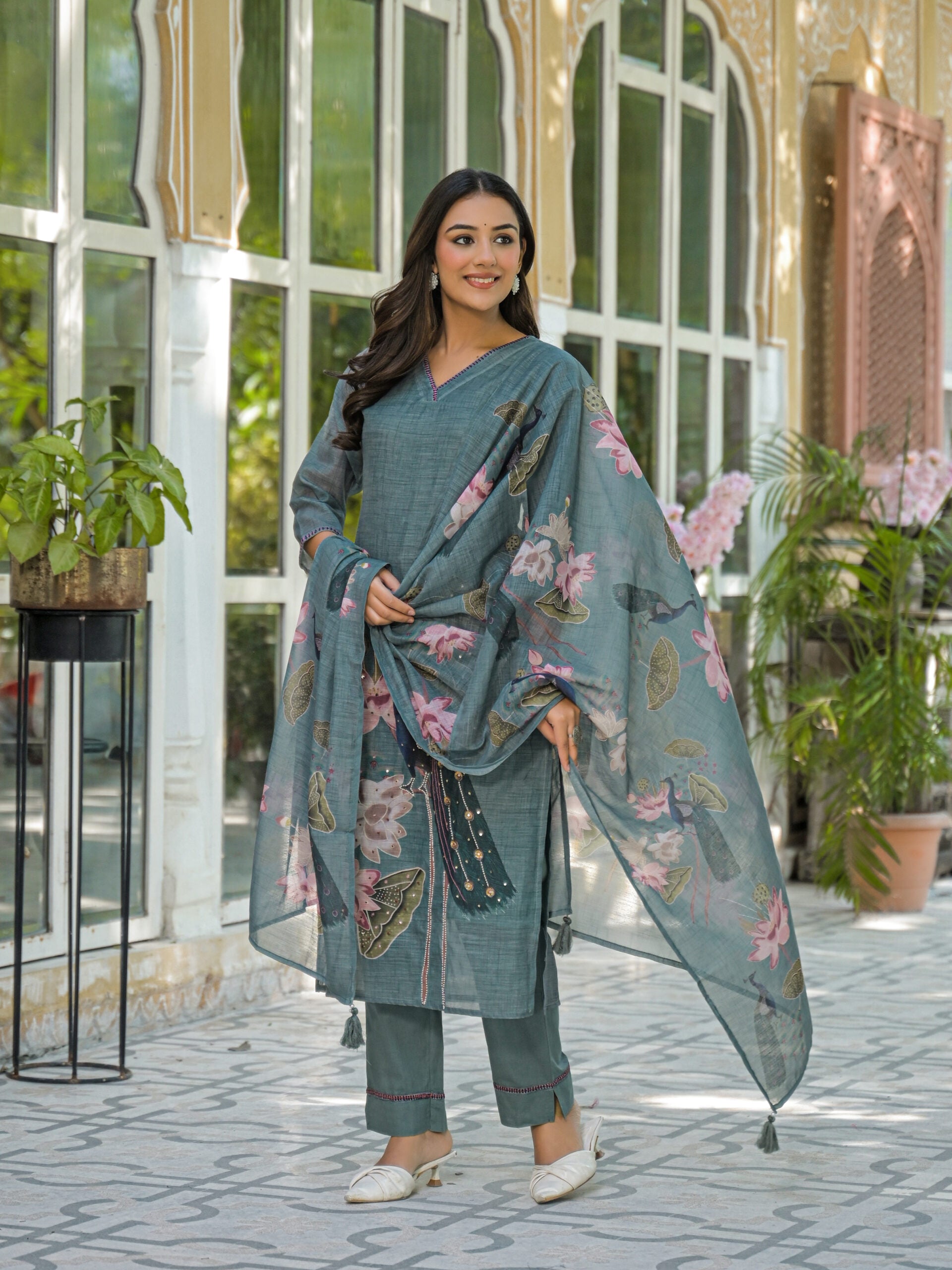 Label Khoj Women Lilen kurta, trouser and dupptta set