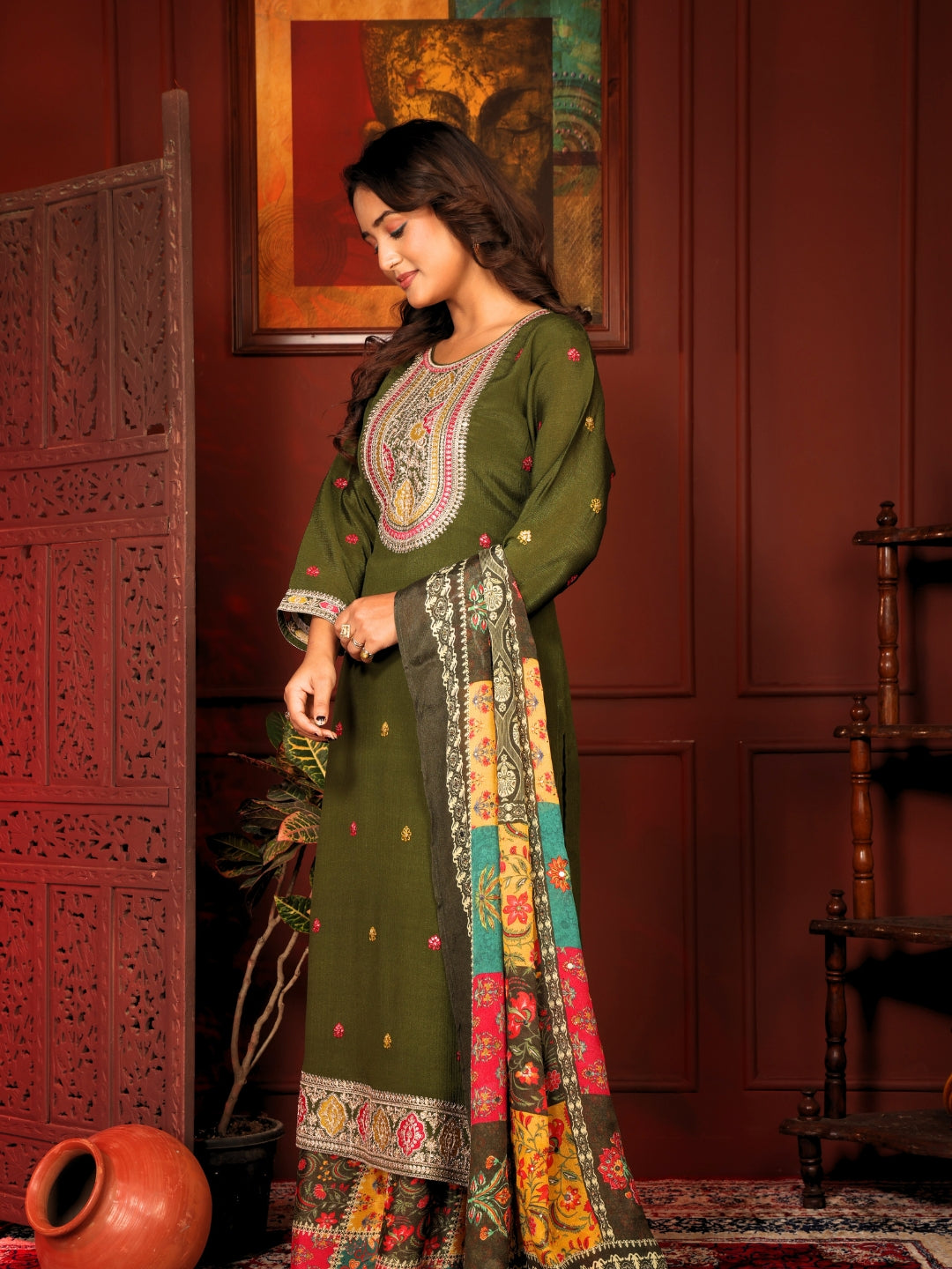 Label khoj chinon mal Embroidered Kurta With sharara & Dupatta