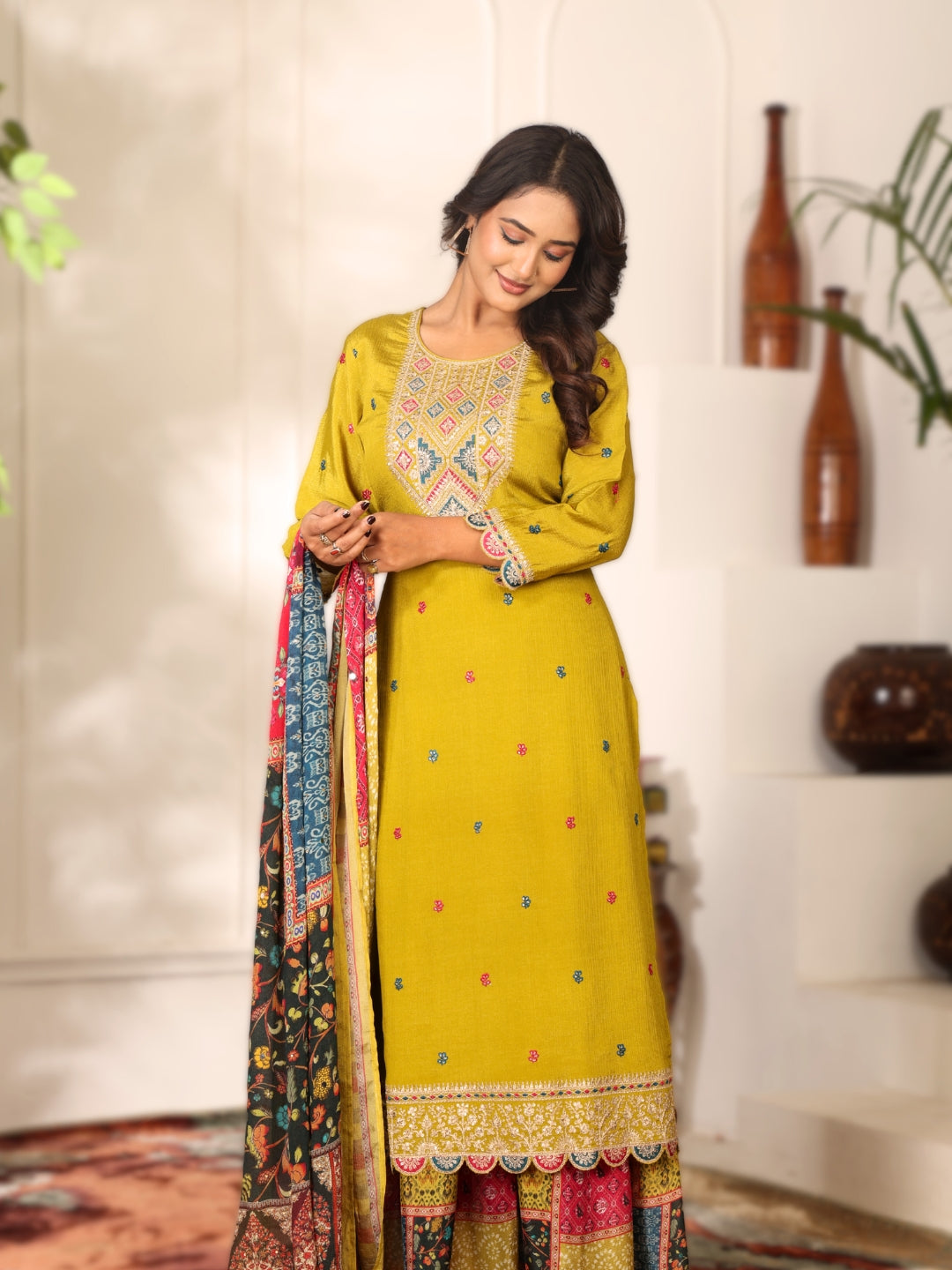 Label khoj chinon mal Embroidered Kurta With sharara & Dupatta