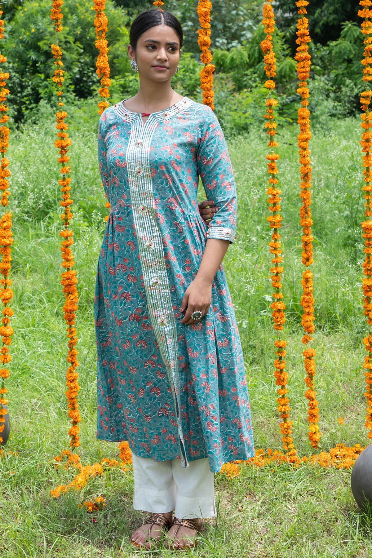 Shuddhi Grey And Peach Gota Lace Kurta
