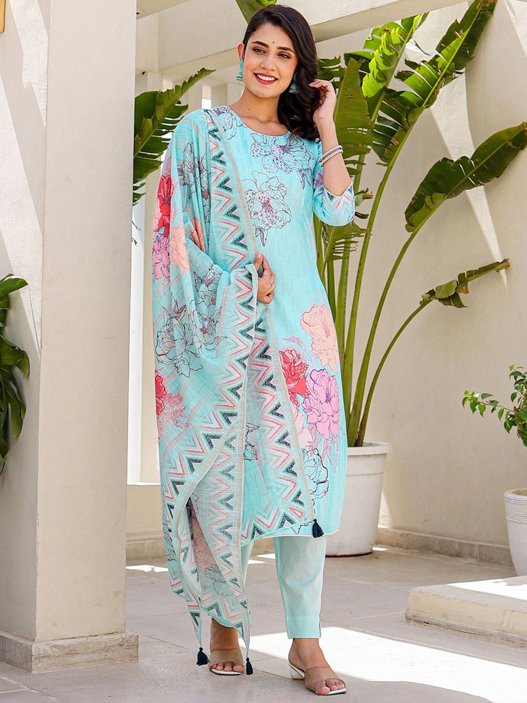 Label Khoj Women Lilen priint kurta, trouser and dupptta set