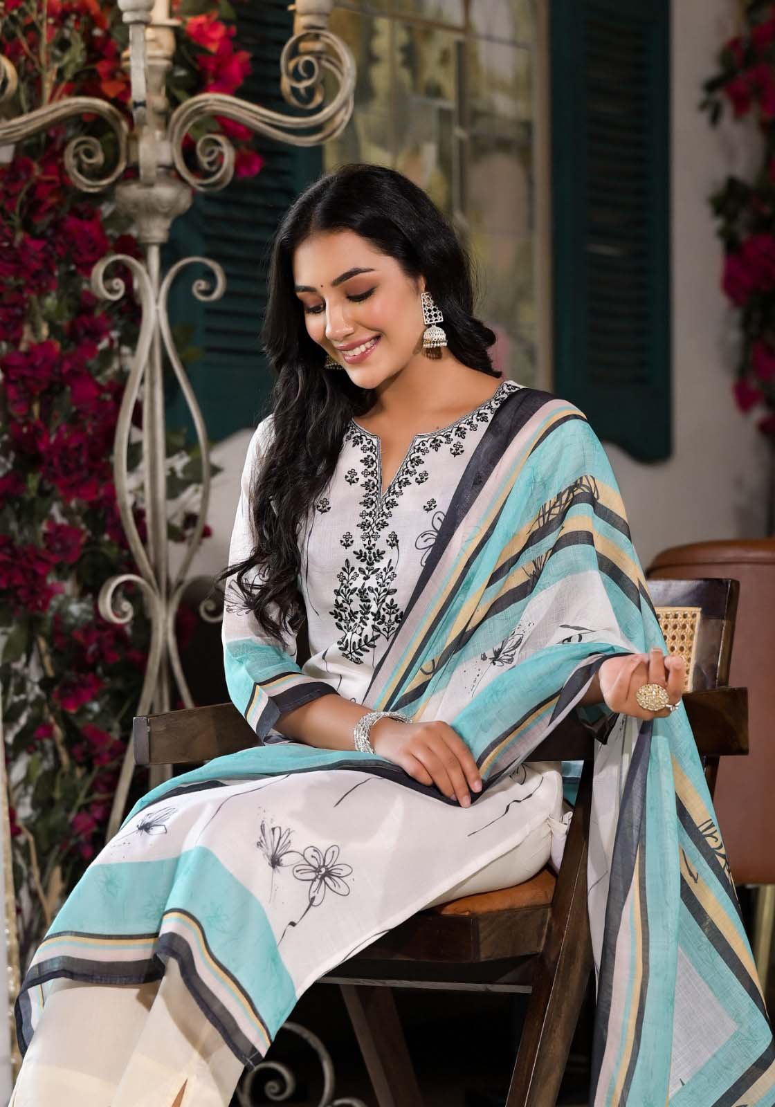 Label khoj lilen kurta , trouser and dupptta set