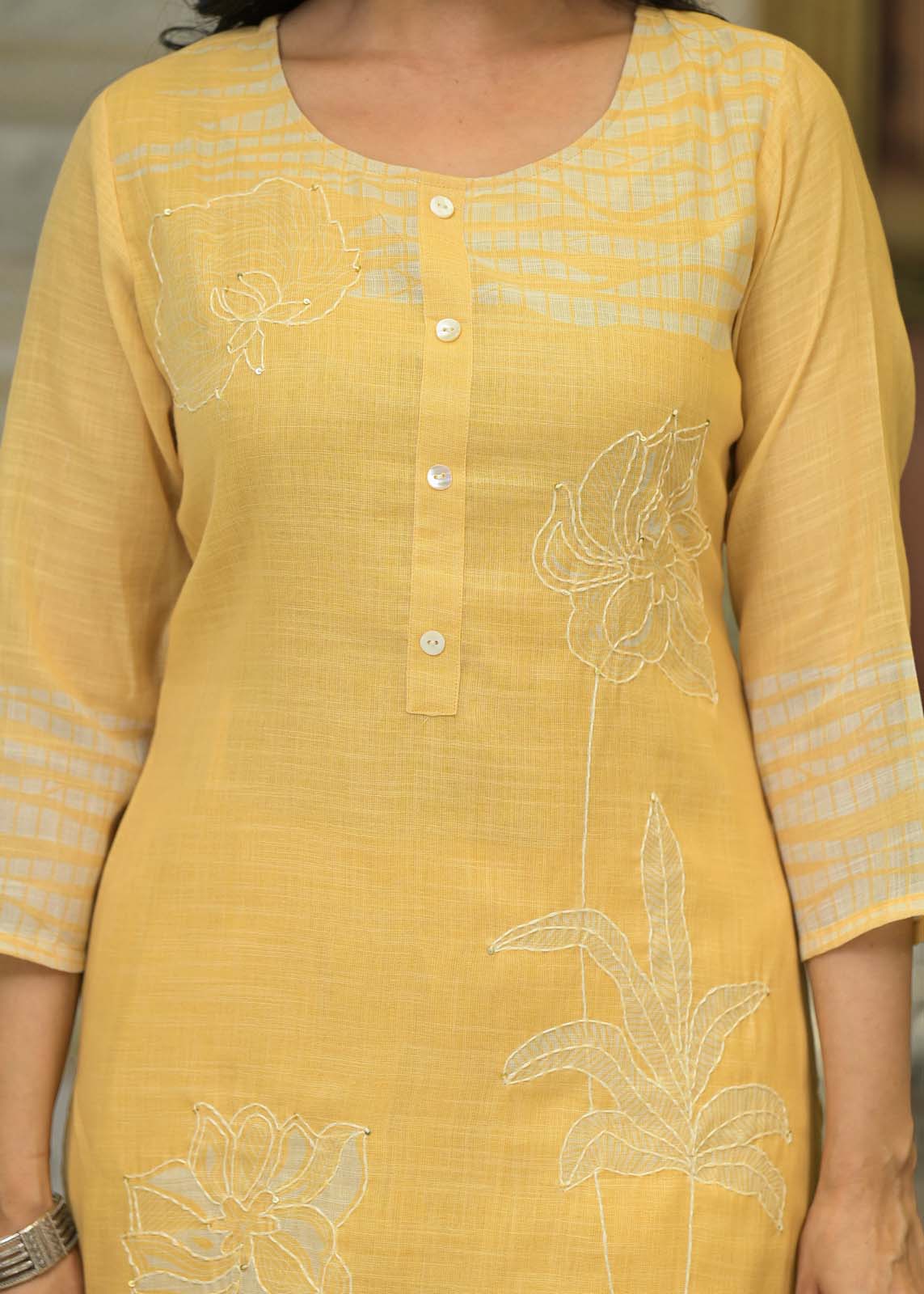 Label Khoj Women Lilen kurta, trouser and dupptta set