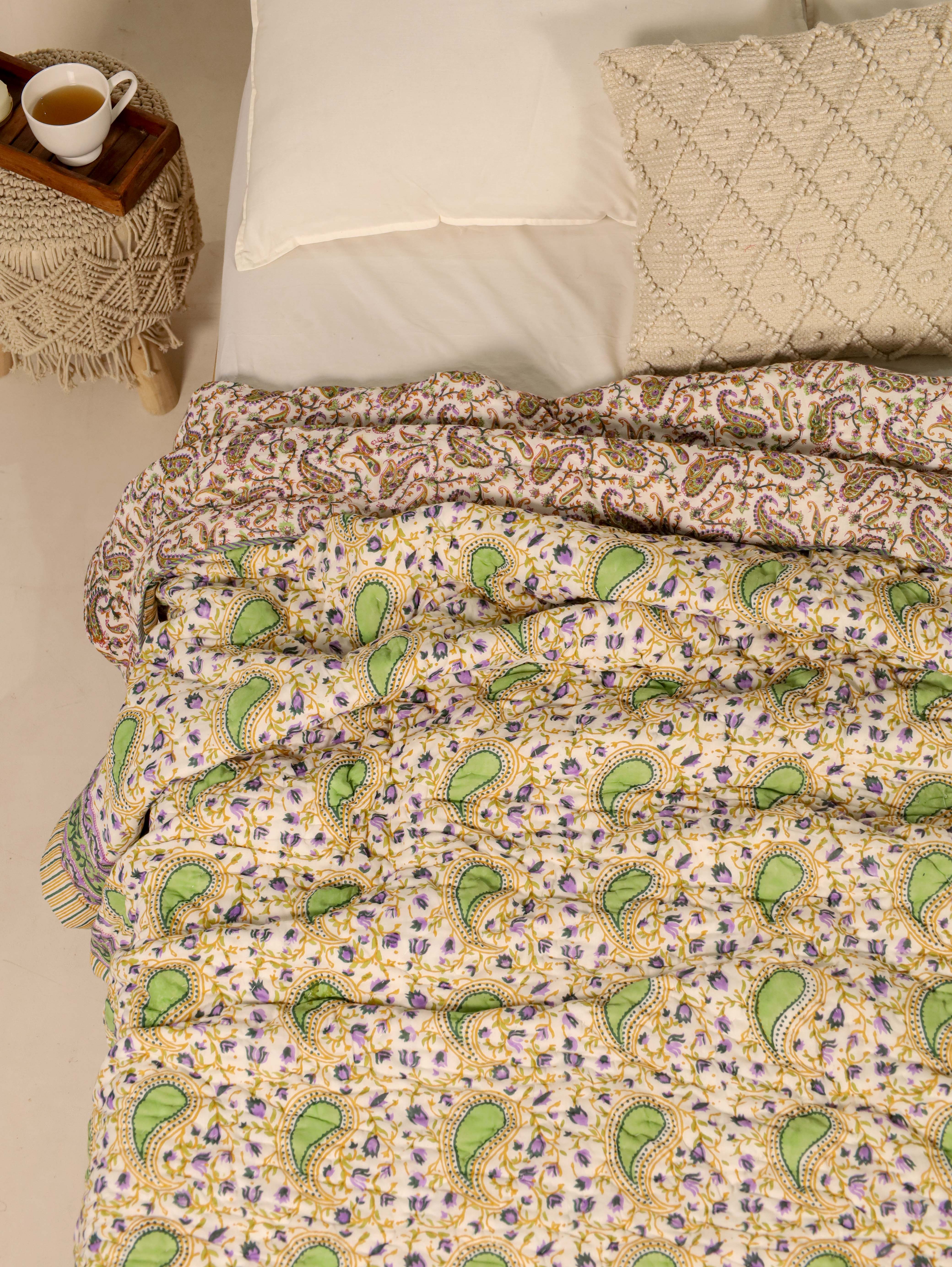 Green and Yellow Reversible Quilted Bed Razai
