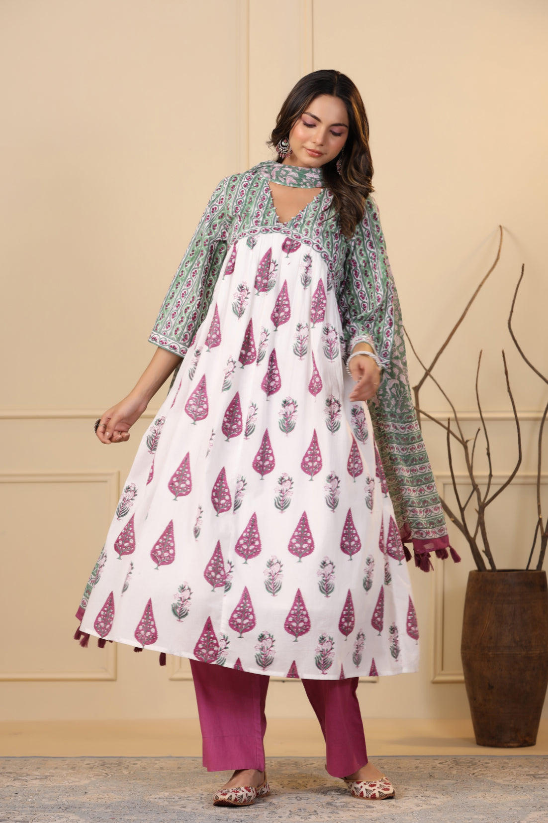 White Kurta Dupatta 2-Piece Set