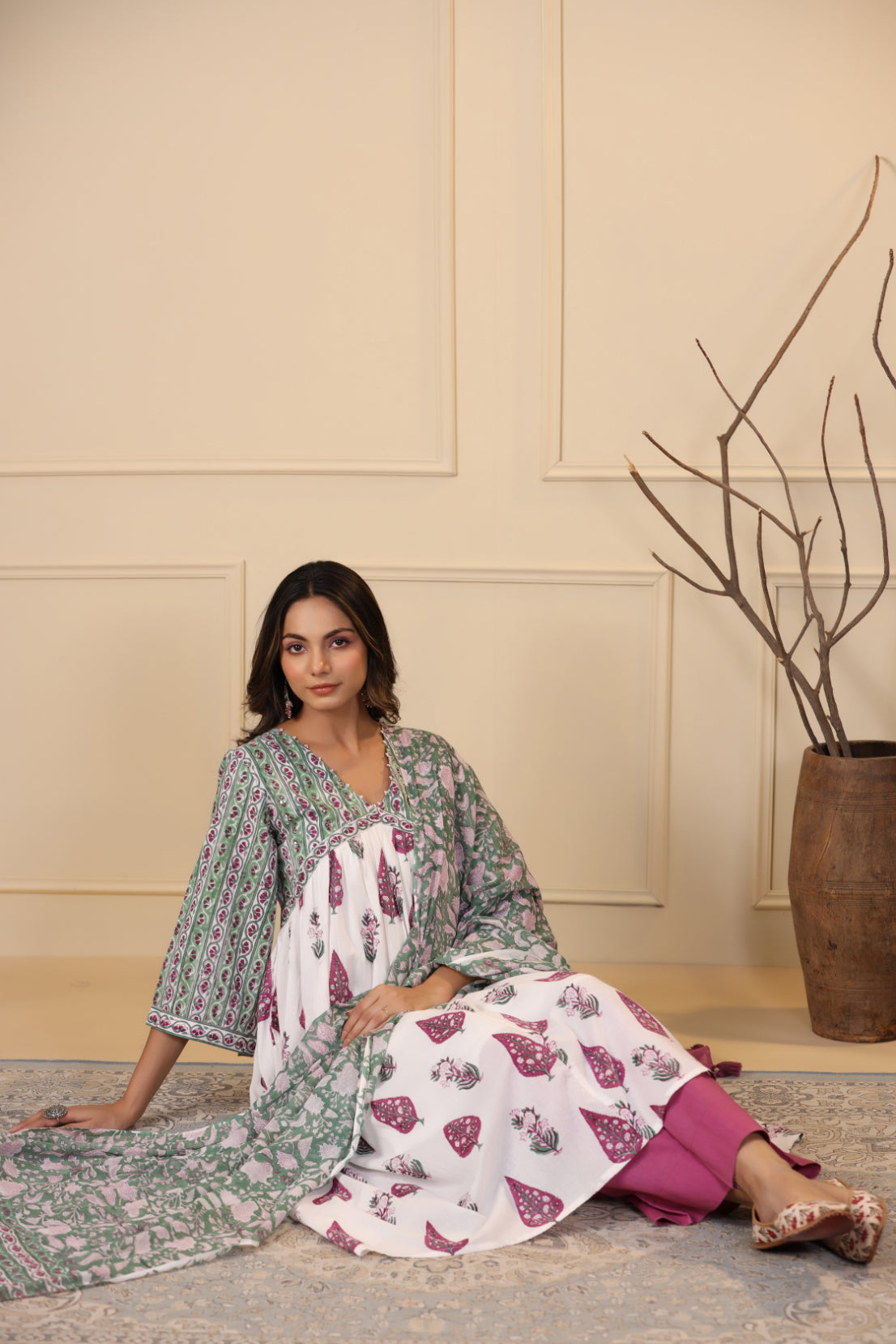 White Kurta Dupatta 2-Piece Set