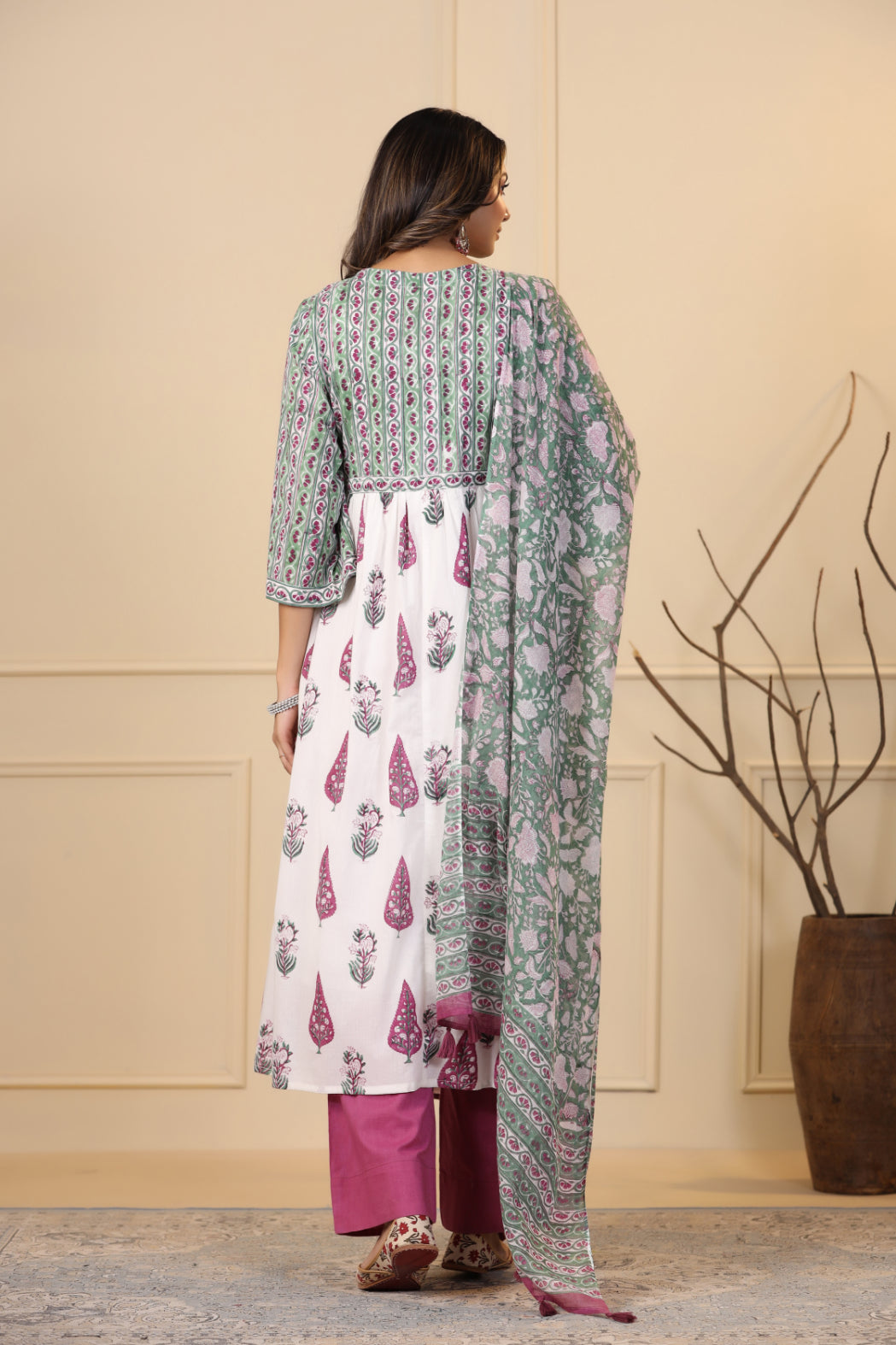 White Kurta Dupatta 2-Piece Set