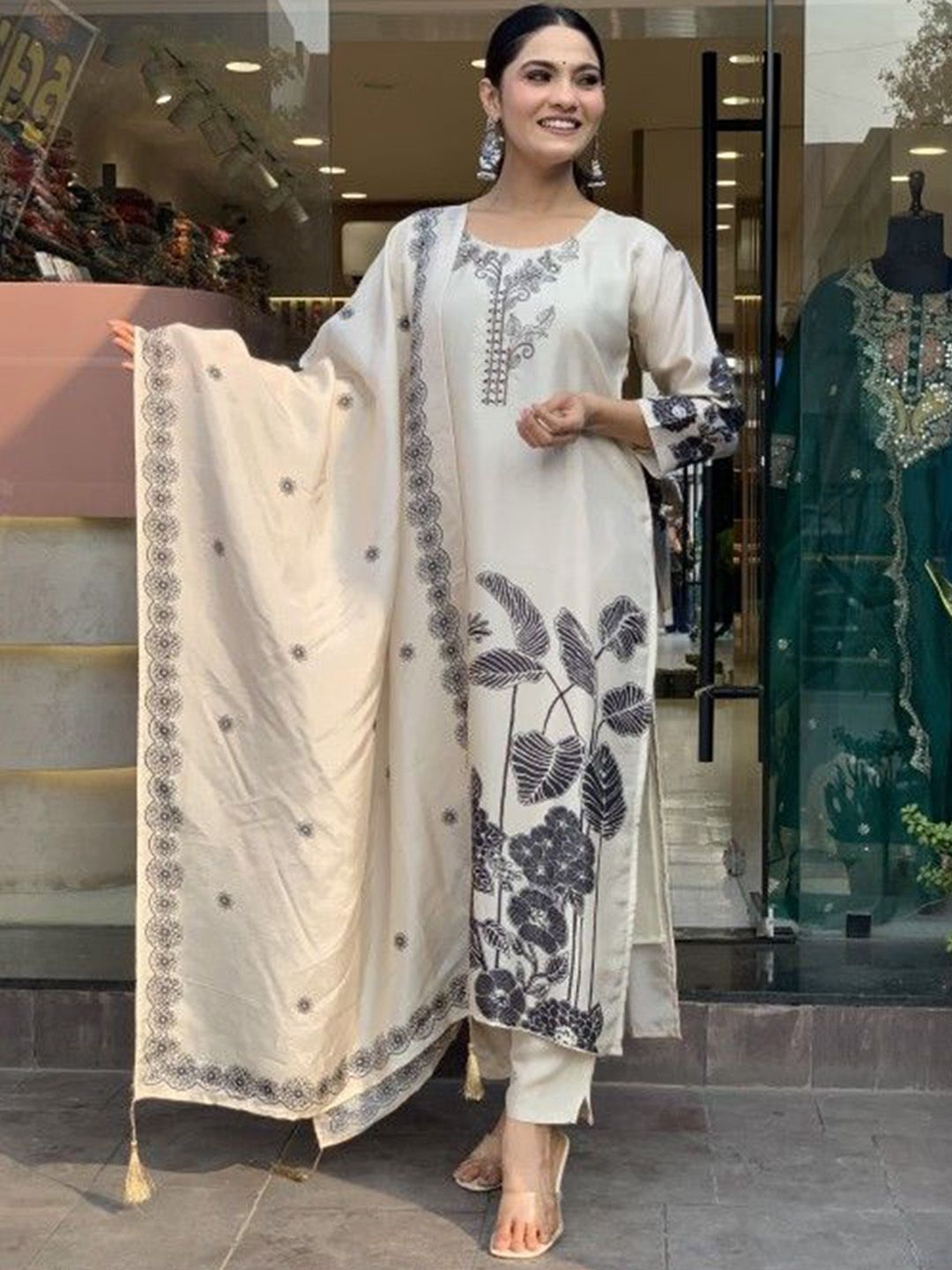 Label Khoj Women's White Muslin Hand Work Kurta with Pant and White Dupatta
